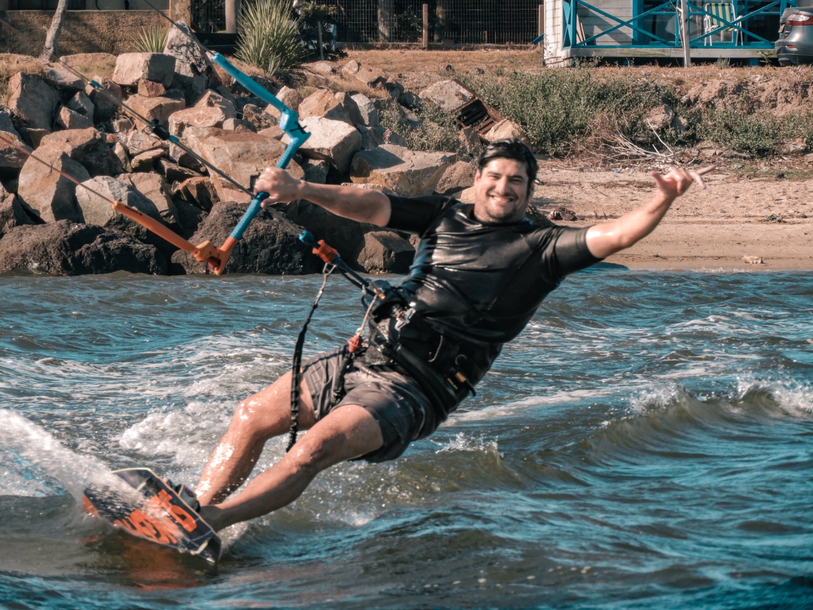 Clase de kitesurf en Wind Life Kite School