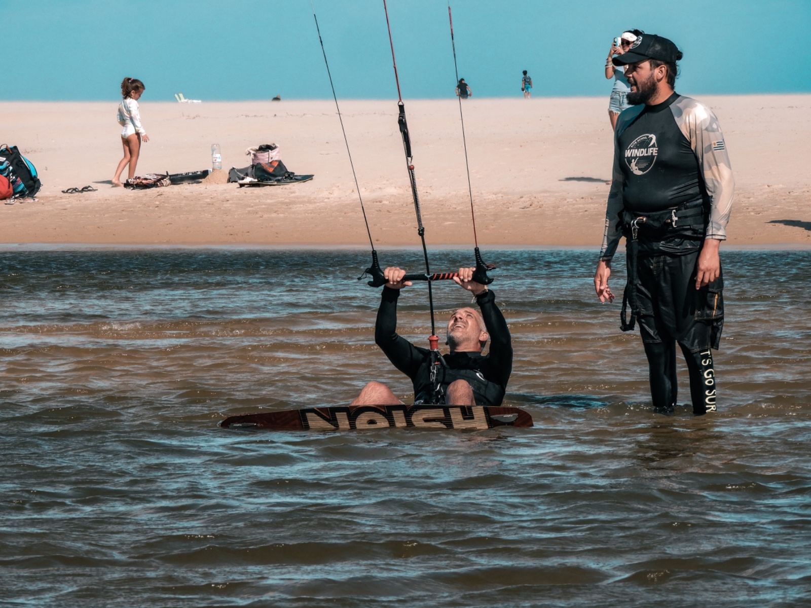 Clase de kitesurf en Wind Life Kite School